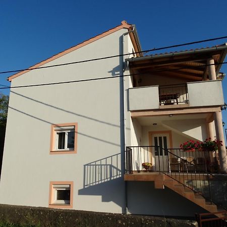 Apartman Petra Vrh  Exterior foto